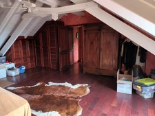 DESHAIES, Villa plage à pied, 2 bungalow, garage et piscine, sur 1 965 m² de terrain arboré