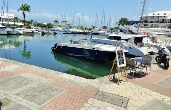 MARINA DU GOSIER Appartement de 51 m² hors terrasse avec jardin privatif + place parking