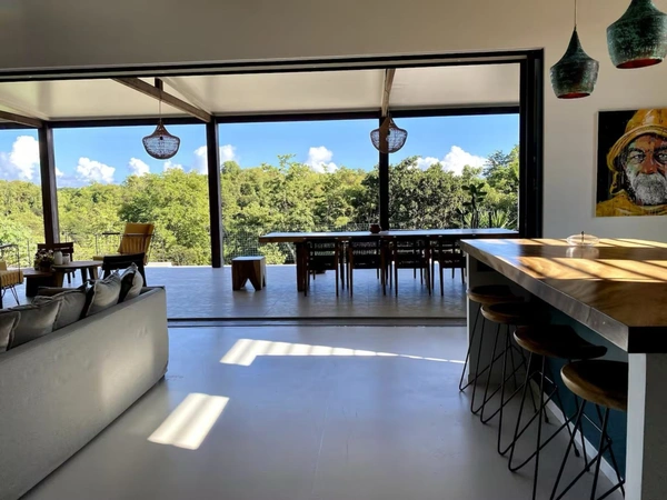Superbe Villa ultra moderne + 2 dépendances 3 piscines sur 3 243 m² de terrain 