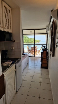 SUPERBE STUDIO VUE MER PREMIERE LIGNE PLAGE A PIED à LE GOSIER (971)