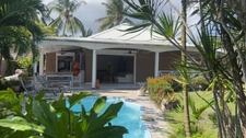 A CONVENANCE VUE DEGAGEE Villa avec piscine et garage