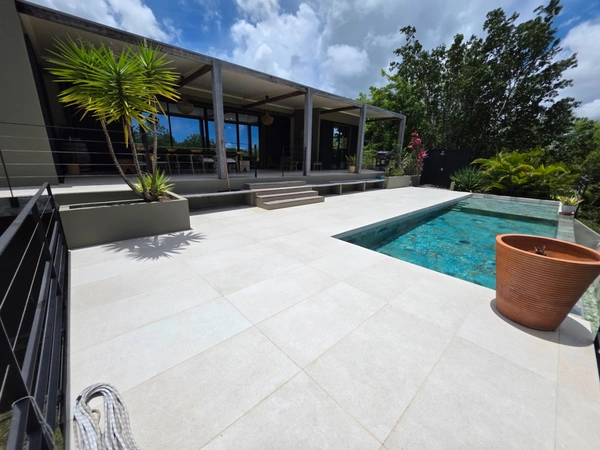 Superbe Villa ultra moderne + 2 dépendances 3 piscines sur 3 243 m² de terrain 
