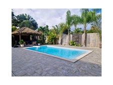 Superbe villa 5 pièces avec piscine sur 1000 m² de terrain à BAIE MAHAULT (971)