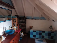 DESHAIES, Villa plage à pied, 2 bungalow, garage et piscine, sur 1 965 m² de terrain arboré