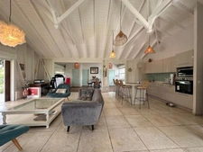 Charming recent P4 house with swimming pool on 1100 m² of land  