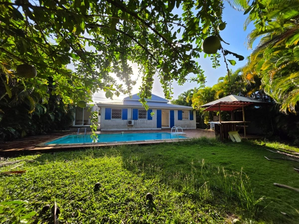 AU COEUR DE JARRY MAISON + STUDIO ET PISCINE BAIE MAHAULT (971)