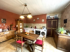 Maison à vendre 10 pièces BATIE SUR GRAND TERRAIN   (30)