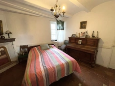 Maison à vendre 10 pièces BATIE SUR GRAND TERRAIN   (30)