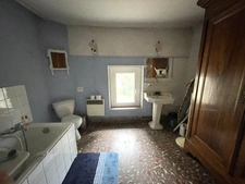 Maison à vendre 10 pièces BATIE SUR GRAND TERRAIN   (30)