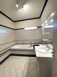 Appartement CENTRE VILLE  LUMINEUX ET SPACIEUX 