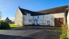 Maison rénovée en L avec grange. DONNEMARIE DONTILLY (77)