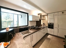 Appartement 3 pièces de plain pied avec terrasse , jardin, garage, parking - Dpe C