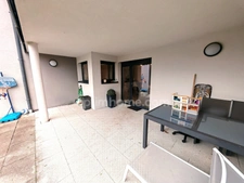 Appartement 3 pièces de plain pied avec terrasse , jardin, garage, parking - Dpe C