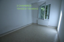 GIEN partie d'immeuble de 3 lots principaux avec garages et caves