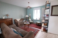 MAISON DE VILLE SANS TRAVAUX de 3 chambres plus bureau à 10' de la gare SNCF 