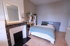 DUPLEX de 4 chambres dans petite copropriété de charme très bien entretenue à deux pas de la place dunois et 10' à pied gare SNCF