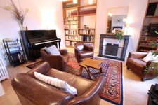 DUPLEX de 4 chambres dans petite copropriété de charme très bien entretenue à deux pas de la place dunois et 10' à pied gare SNCF