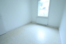 GIEN partie d'immeuble de 3 lots principaux avec garages et caves