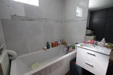 ORLEANS à 6' à pied de la gare, vaste appartement 106 m2,  trois chambres à rafraîchir