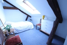 DUPLEX de 4 chambres dans petite copropriété de charme très bien entretenue à deux pas de la place dunois et 10' à pied gare SNCF
