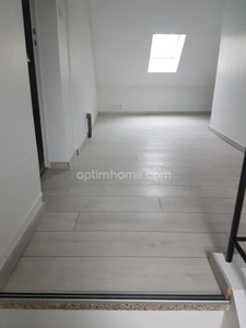 FLEURY LES AUBRAIS, 15' à pied de la gare SNCF, MAISON EN EXCELLENT ETAT de 2 chambres avec jardin  