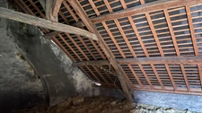 SOUESMES, Ensemble immobilier de 3 appartements/maison avec terrain constructible de 480 m2 en annexe