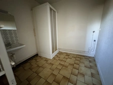SOUESMES, Ensemble immobilier de 3 appartements/maison avec terrain constructible de 480 m2 en annexe