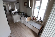 MAISON DE VILLE SANS TRAVAUX de 3 chambres plus bureau à 10' de la gare SNCF 