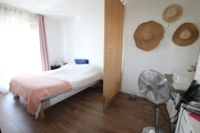 ORLEANS à 6' à pied de la gare, vaste appartement 106 m2,  trois chambres à rafraîchir