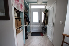 MAISON DE VILLE SANS TRAVAUX de 3 chambres plus bureau à 10' de la gare SNCF 