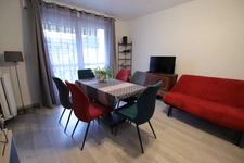 Proche Loire F1 Bis de 34 m2 avec balcon, parking, cave en excellent état