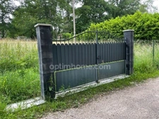 Terrain constructible dans environnement verdoyant, au calme et hors lotissement