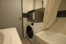 Proche Loire F1 Bis de 34 m2 avec balcon, parking, cave en excellent état