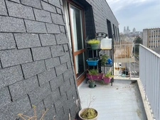 Dernier Etage vue sur Loire pour cet appartement avec balcon de deux chambres avec double garage et cave