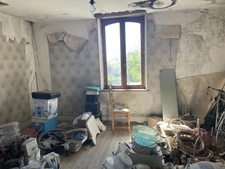 La Chapelotte  Maison de 160 m2 à rénover intégralement avec jardin et garage