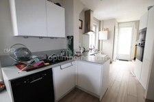 MAISON DE VILLE SANS TRAVAUX de 3 chambres plus bureau à 10' de la gare SNCF 