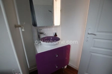 MAISON DE VILLE SANS TRAVAUX de 3 chambres plus bureau à 10' de la gare SNCF 