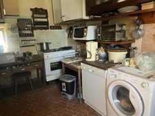 La Chapelotte  Maison de 160 m2 à rénover intégralement avec jardin et garage
