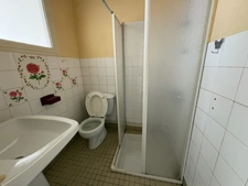 SOUESMES, Ensemble immobilier de 3 appartements/maison avec terrain constructible de 480 m2 en annexe