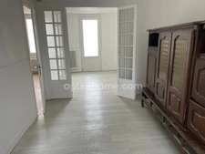 SALBRIS, proche centre ville dans rue calme, maison de deux chambres avec jardin et garage