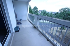 ORLEANS secteur Beaumont-Vauquois, appartement de trois chambres avec grand balcon en résidence sécurisée