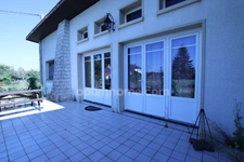 MAISON 4 CHAMBRES à rénover située dans un environnement calme proche du centre ville
