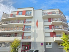 VUE IMPRENABLE POUR CET APPARTEMENT DE TYPE 6 AU DERNIER ETAGE AVEC ASCENSEUR - BALCON - 2 GGES ET CAVE