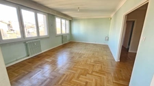 EN EXCUSIVITE : Hyper centre Appartement de type 5 au 6eme étage avec ascenseur , cave et grand balcon 