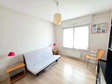 VUE IMPRENABLE POUR CET APPARTEMENT DE TYPE 6 AU DERNIER ETAGE AVEC ASCENSEUR - BALCON - 2 GGES ET CAVE