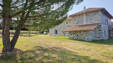 20 MN DE LIMOGES SUD OUEST TRES BELLE PROPRIETE SUR 4,6 HA DE TERRE DANS UN ECRIN DE VERDURE