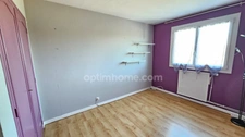 OUEST LIMOGES BEL APPARTEMENT DE TYPE 4 AU DERNIER ETAGE AVEC ASCENSEUR CAVE ET GARAGE 