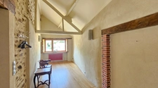 DUN LE PALESTEL SUPERBE GRANGE RENOVEE AVEC GOUT A USAGE D'HABITATION ET DE GARAGE 