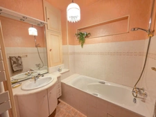 EXCLUSIVITE SECTEUR RUCHOUX BELLE MAISON ANNEE 50 SUR SOUS SOL COMPLET AVEC GARAGE ET PETIT JARDIN 