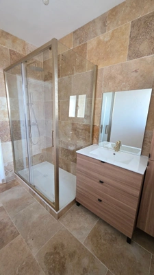 APPARTEMENT DE TYPE 3 DE 79 M² RENOVE AVEC GOUT AU 6 EME ETAGE ET AVEC ASCENSEUR - 